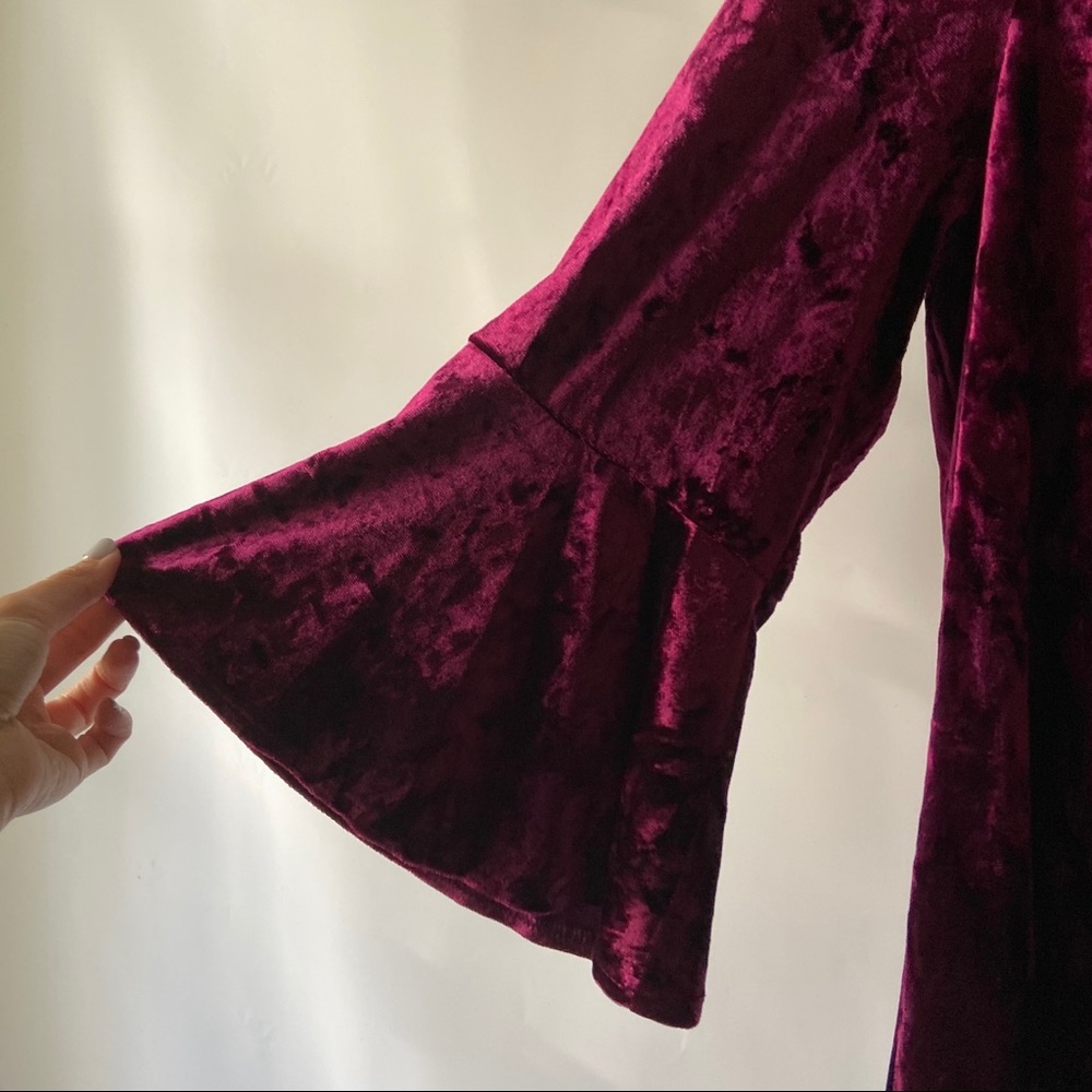 Eliza J Berry Crushed Velvet Bell Sleeve Dress - Picture 3 of 6